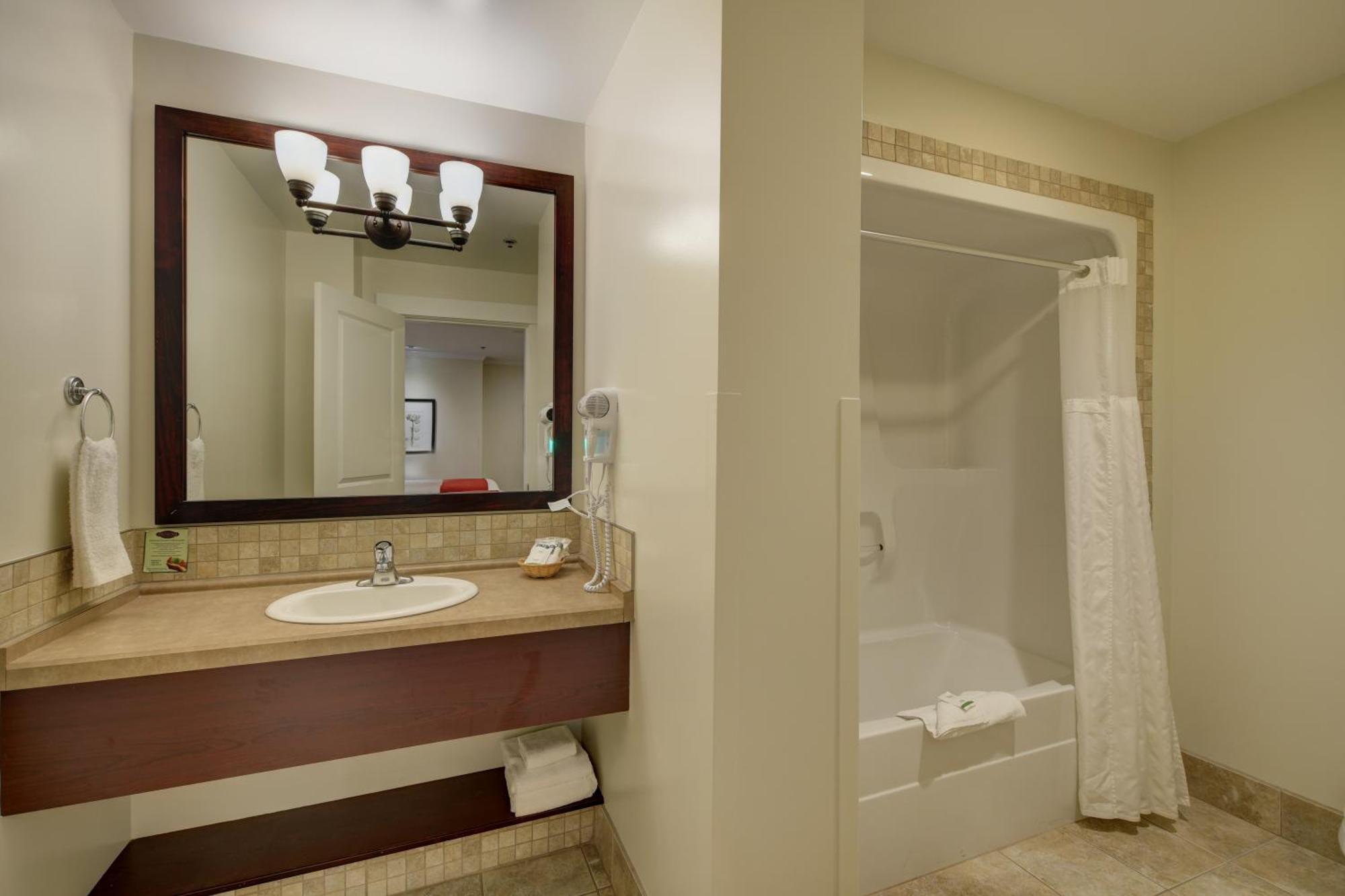 Queen Room Two Queen Beds