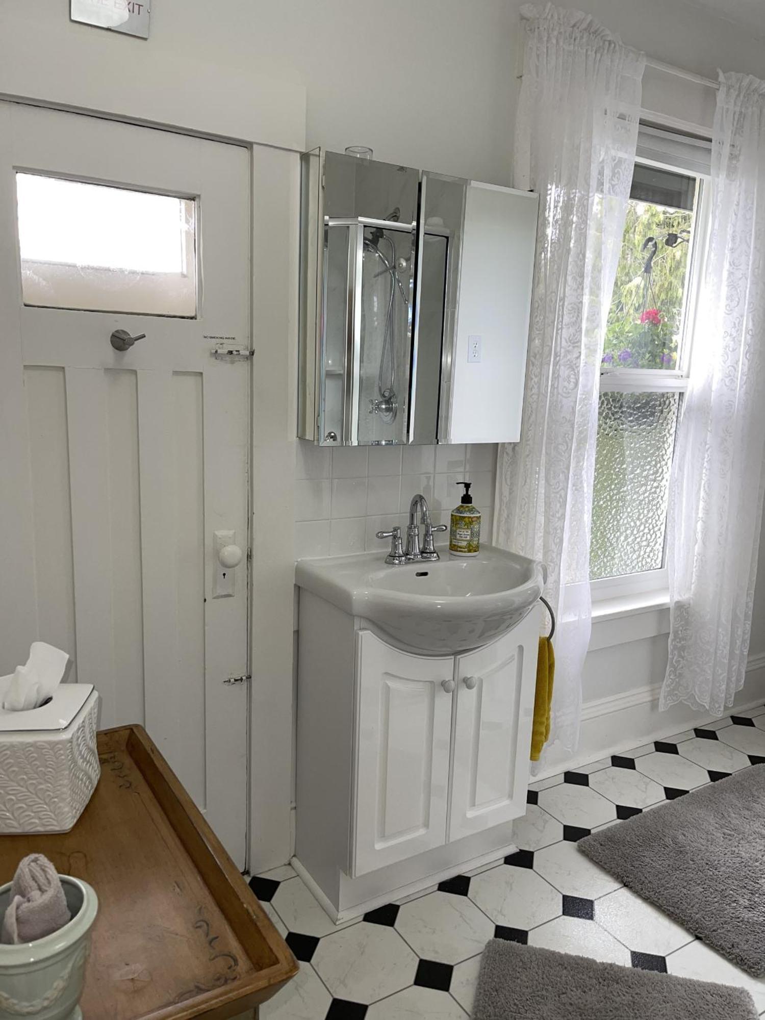 Double Room Private Bathroom