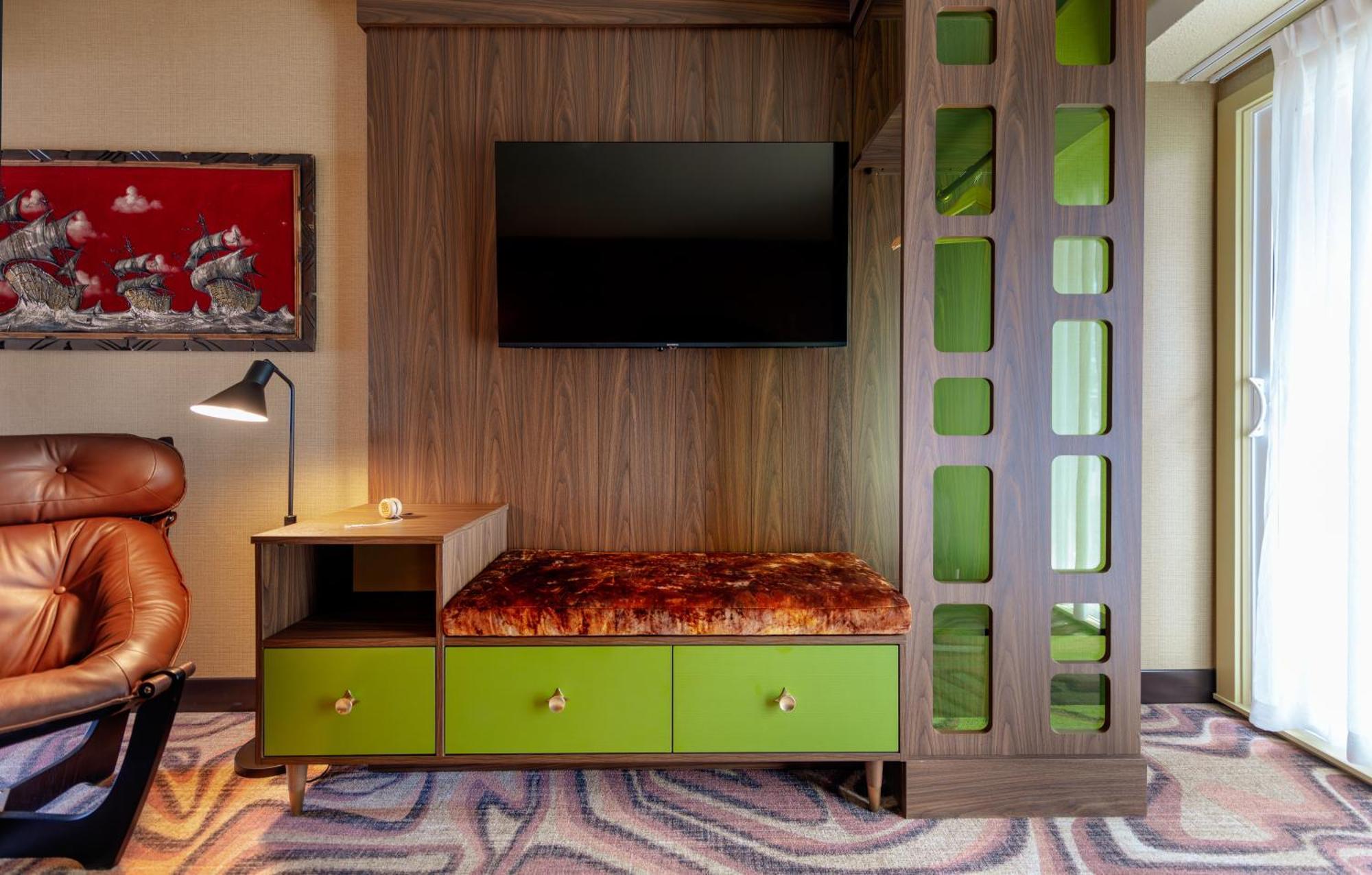 Zed 2 Bed