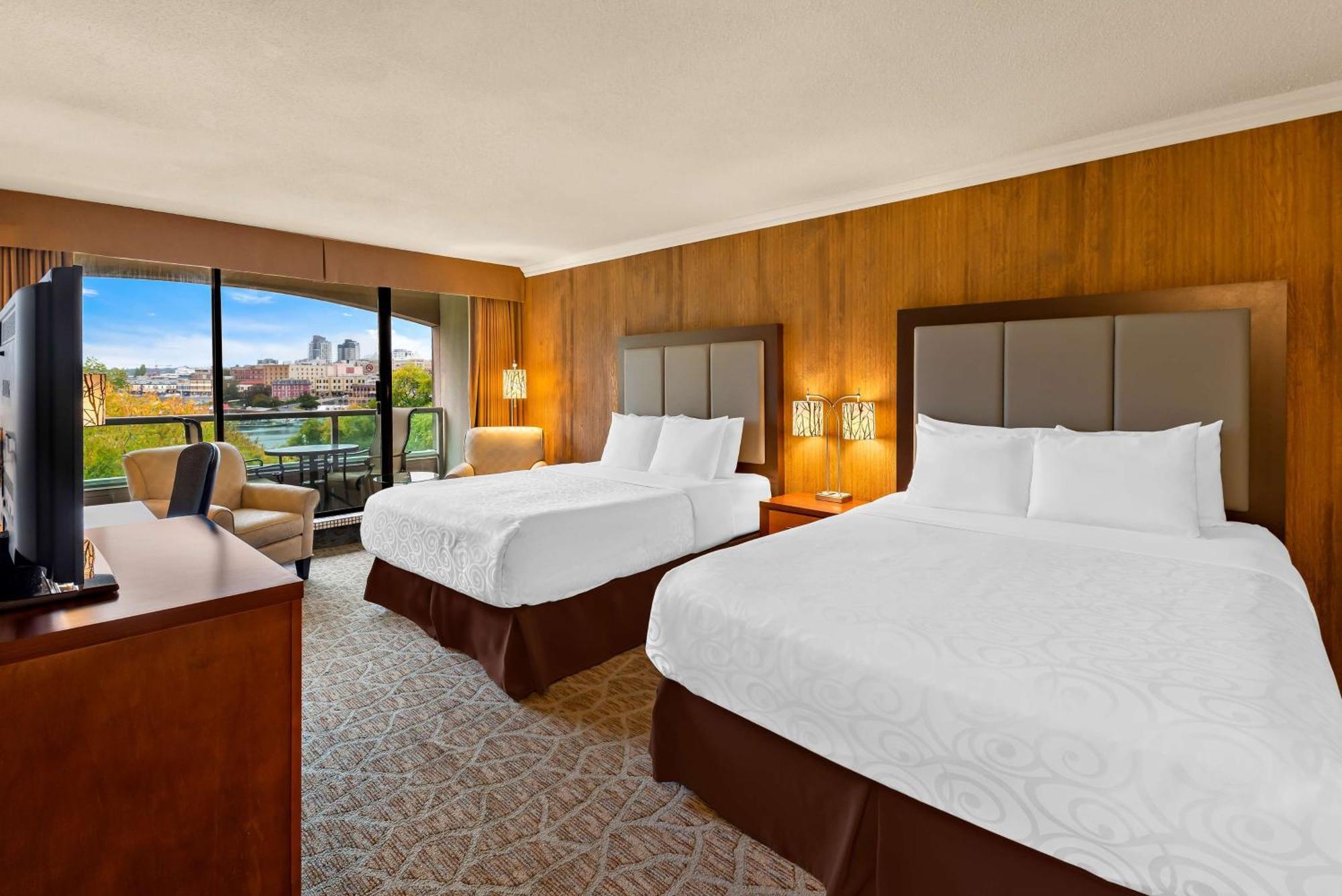 Queen Room Two Queen Beds Park View Balcony Non smoking