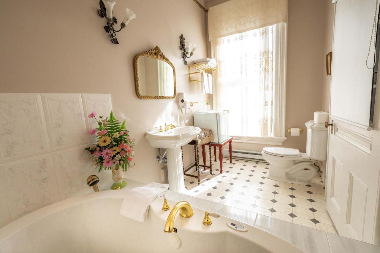 Deluxe King Room,1706947542:JPEG