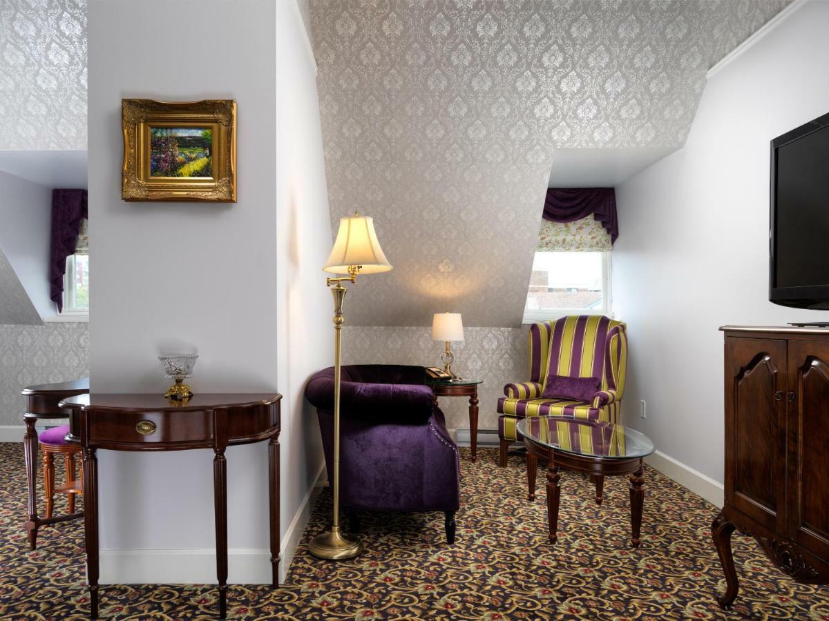 Amelia Jane Room
