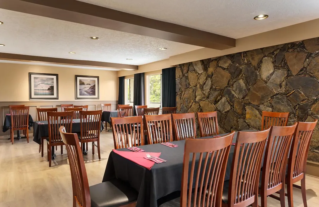 Days Inn By Wyndham Victoria Uptown-1