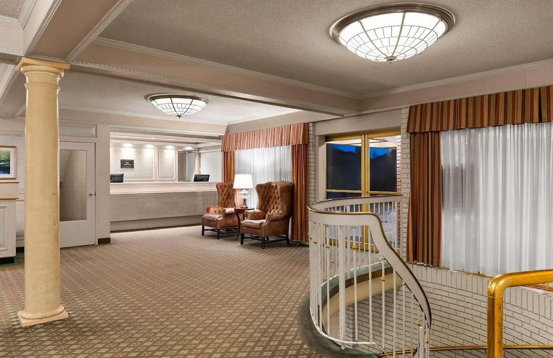 Royal Scot Hotel & Suites, Trademark Collection By Wyndham-1