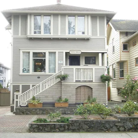Fisher House Victoria Bed And Breakfast-2