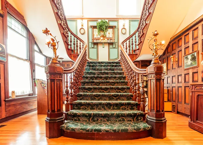 Amethyst Inn Victoria