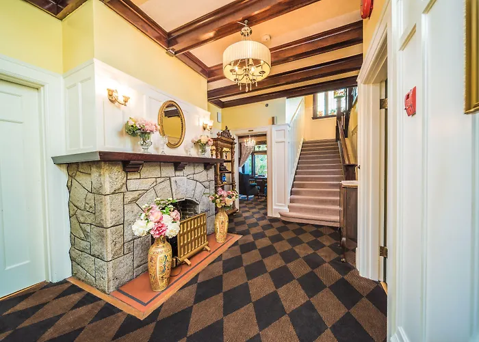 Dashwood Manor Seaside Bed & Breakfast Victoria